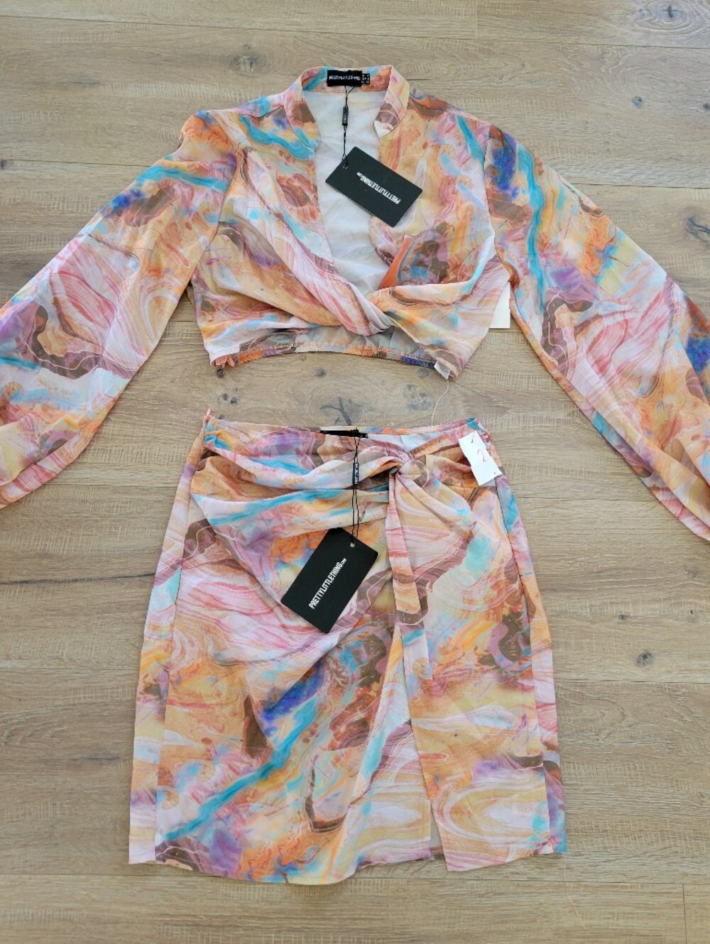 NWT Pretty Little Thing Sand Marble Set Size 4